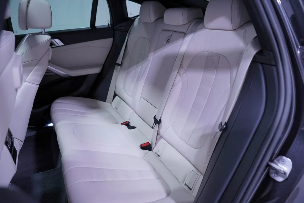 Used 2021 Dark Graphite BMW xDrive40i image 9
