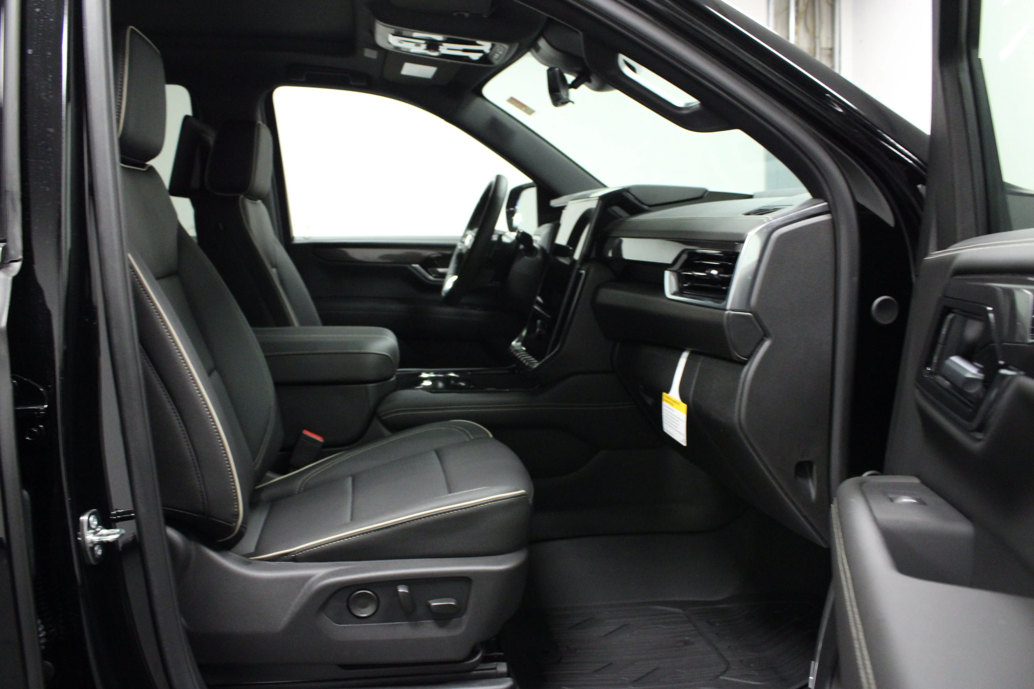 New 2026 Onyx Black GMC Elevation image 18