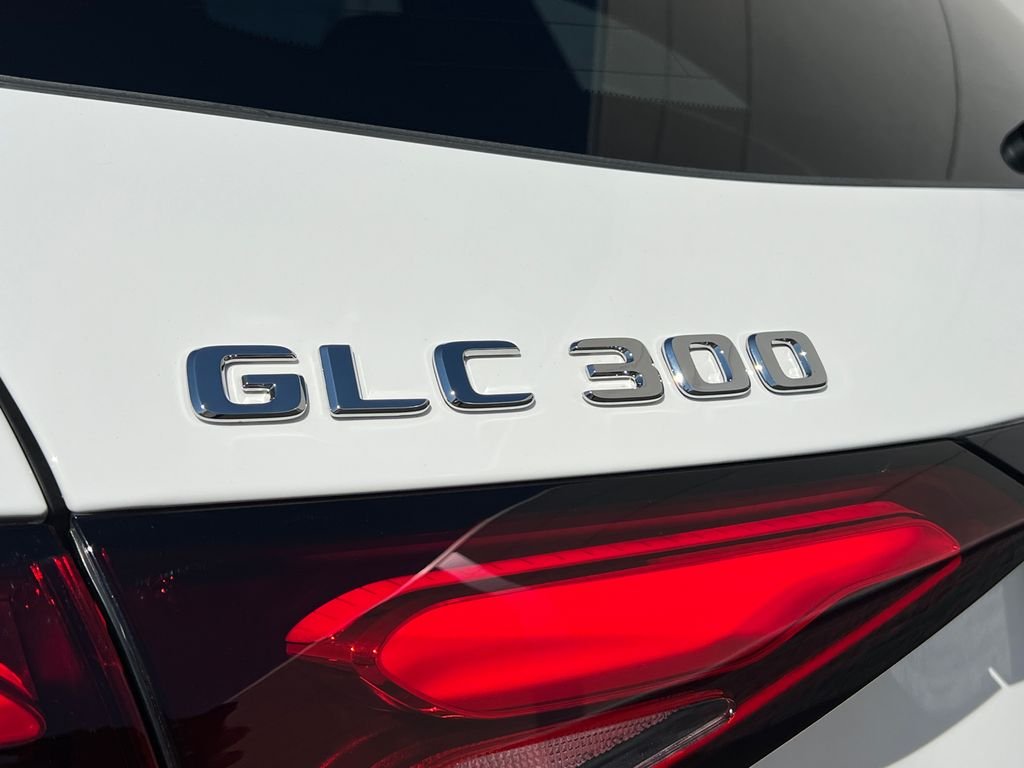 Certified Used 2025 White Mercedes-Benz GLC 300 image 27