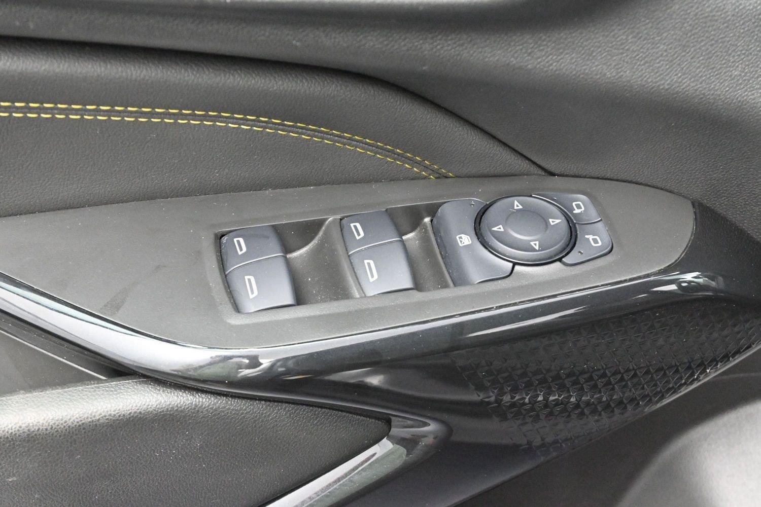 Used 2025 Mosaic Black Metallic Chevrolet ACTIV image 12