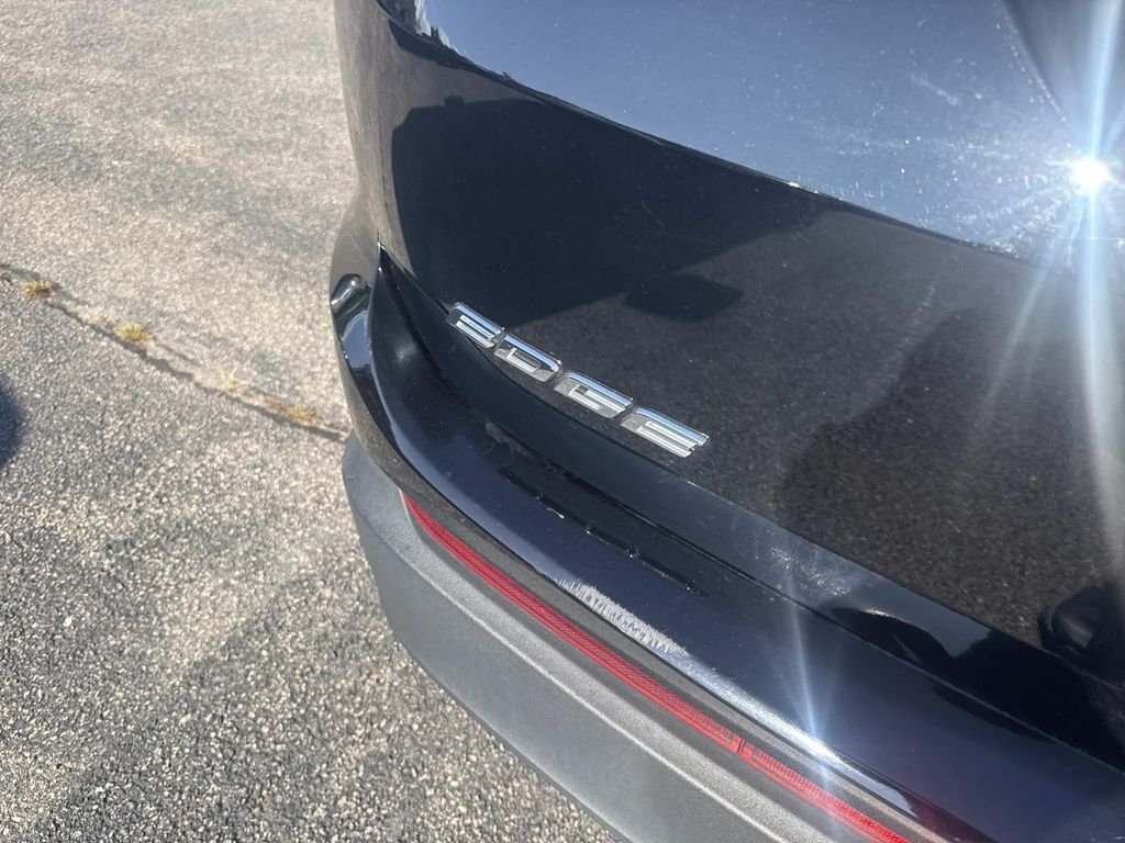 Used 2017 Black Ford SEL image 5