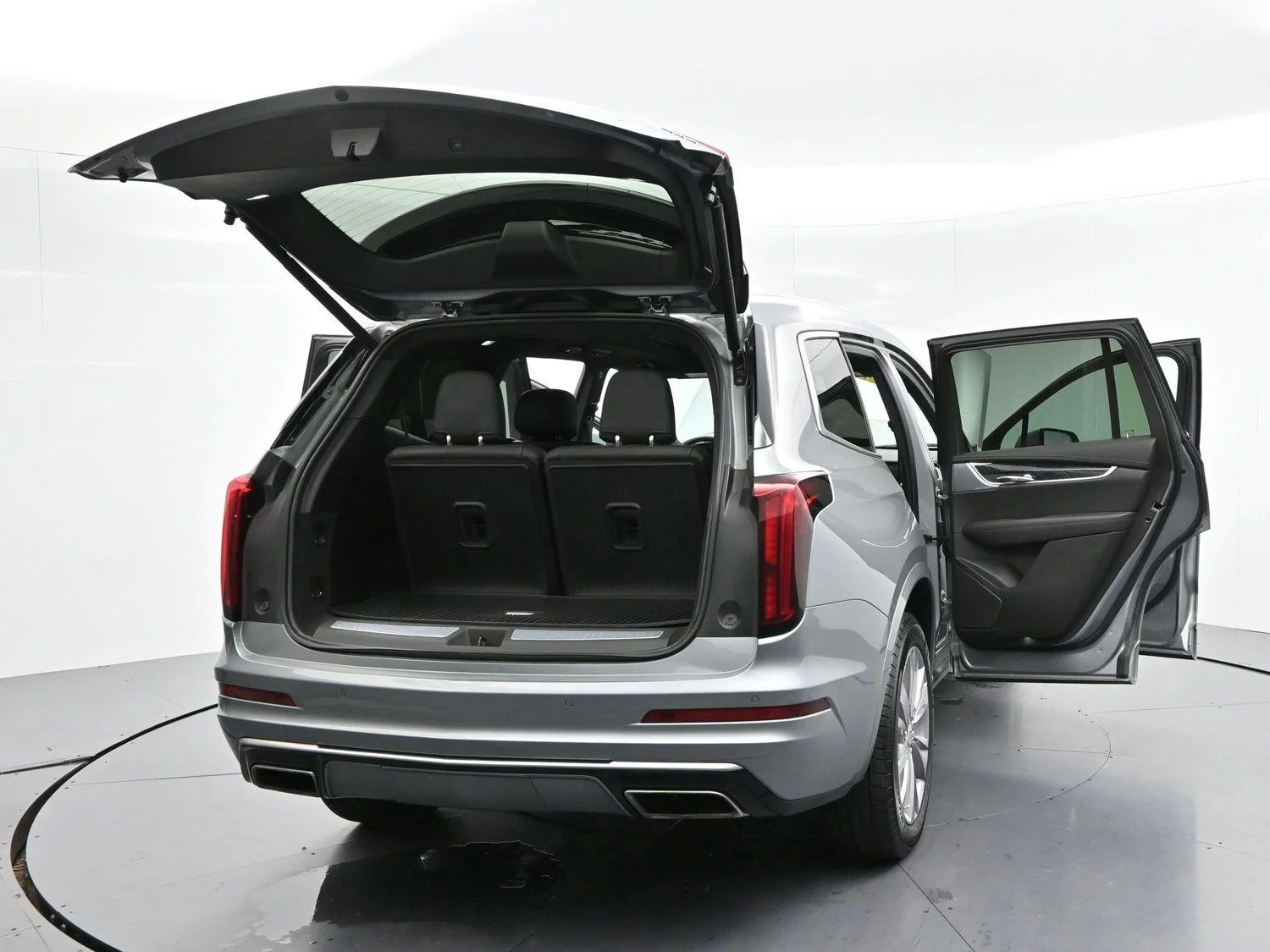 Used 2024 Argent Silver Metallic Cadillac Premium Luxury image 49