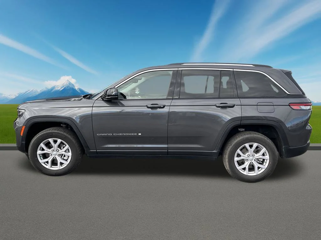 Used 2022 Gray Jeep Limited image 8