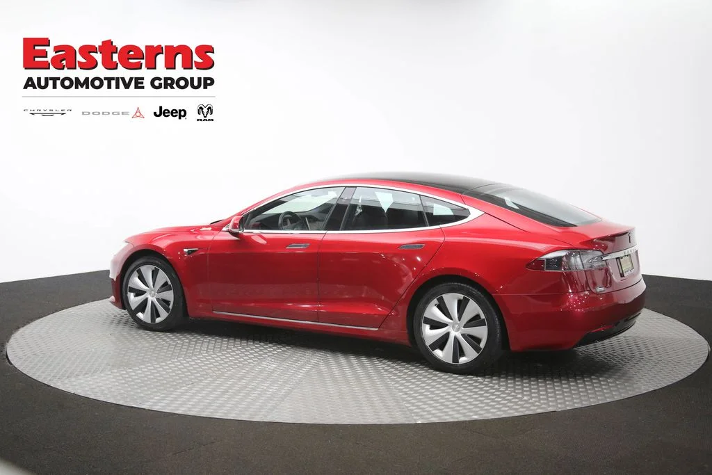Used 2020 Red Tesla Long Range Plus image 58