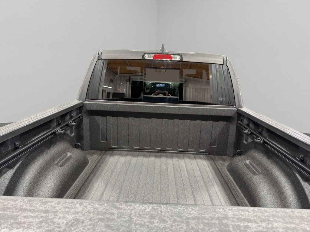 New 2026 Granite Crystal Metallic Clear-Coat Exterior Paint RAM Laramie image 8