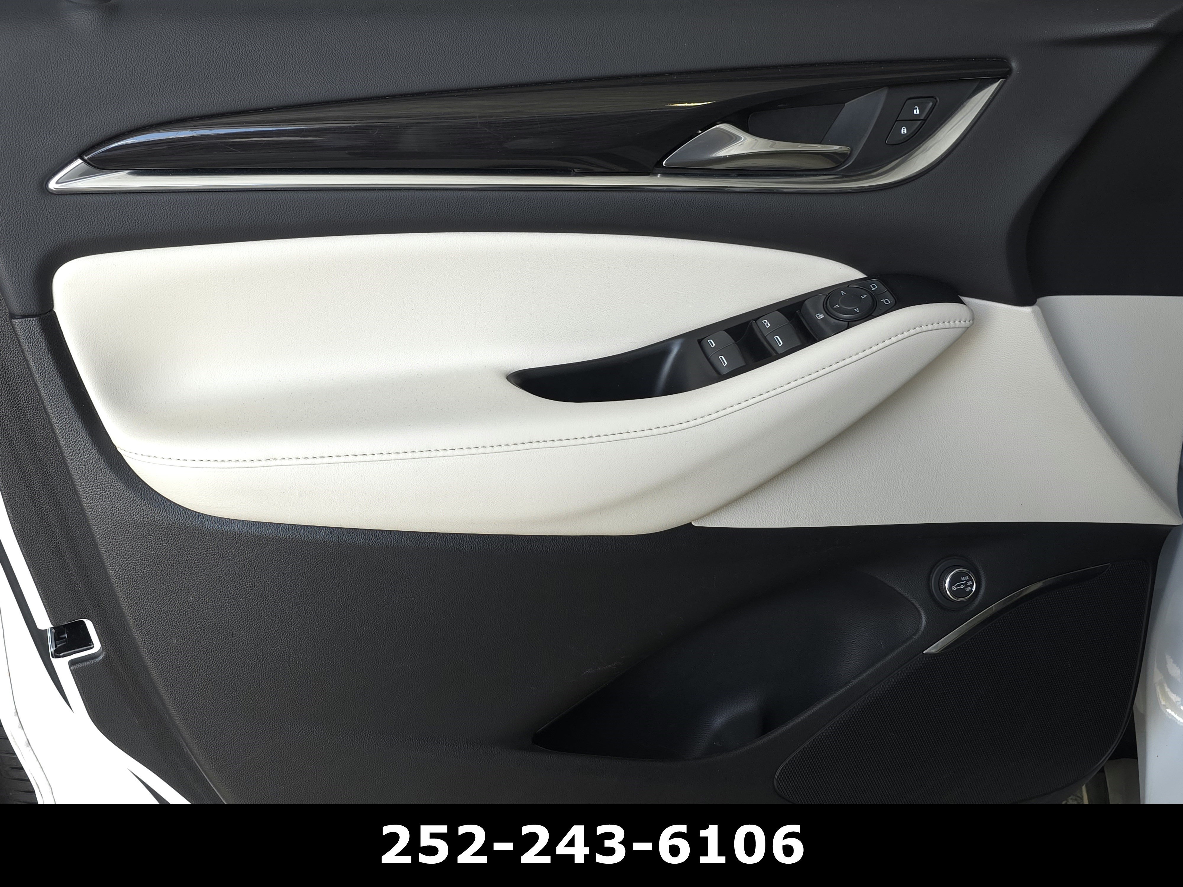 Used 2023 Summit White Buick Essence image 27