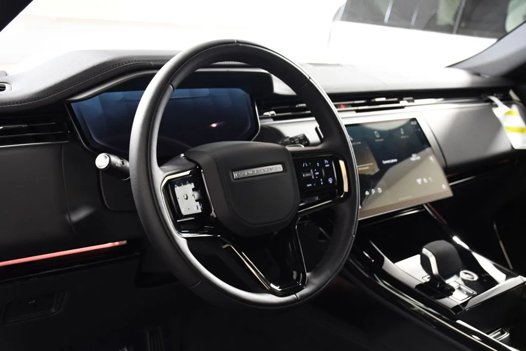New 2026 Carpathian Gry Land Rover Dynamic SE image 13