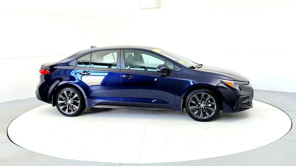 Used 2023  Toyota SE image 7