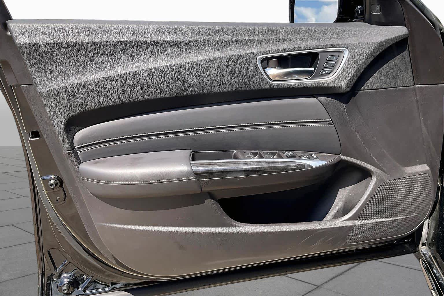 Used 2018 Crystal Black Pearl Acura w/Technology Pkg image 20
