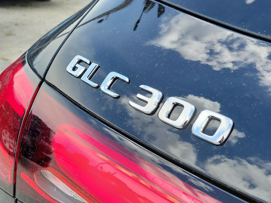 New 2026 Black Mercedes-Benz GLC 300 image 7