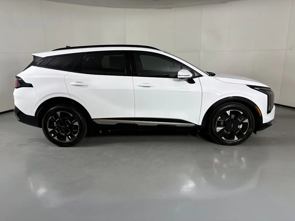 New 2026 White Kia SX-Prestige image 9
