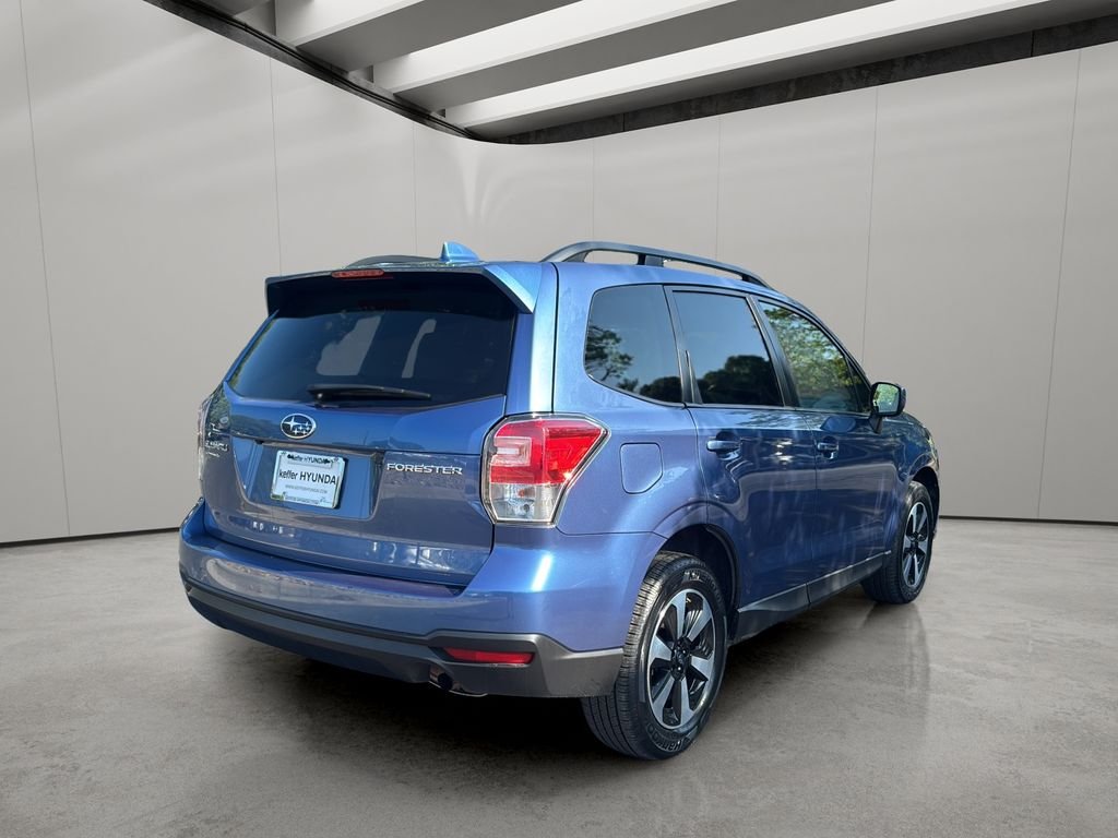 Used 2018 Quartz Blue Pearl Subaru 2.5i Premium image 5