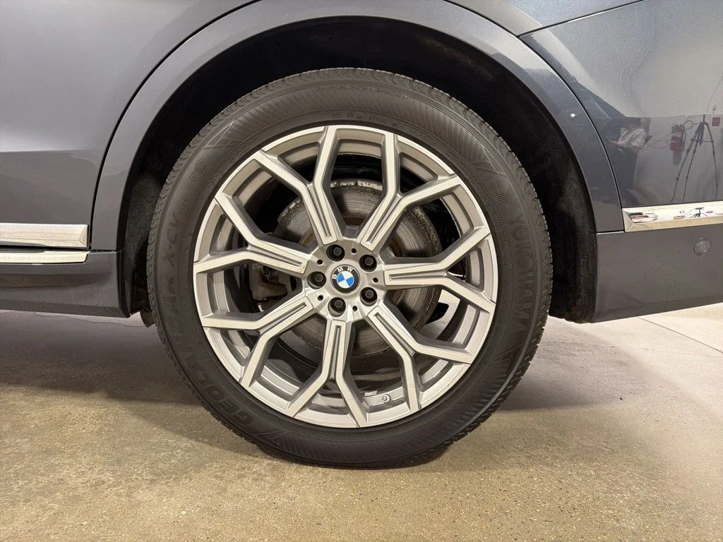 Used 2020 Gray Metallic BMW xDrive40i image 30