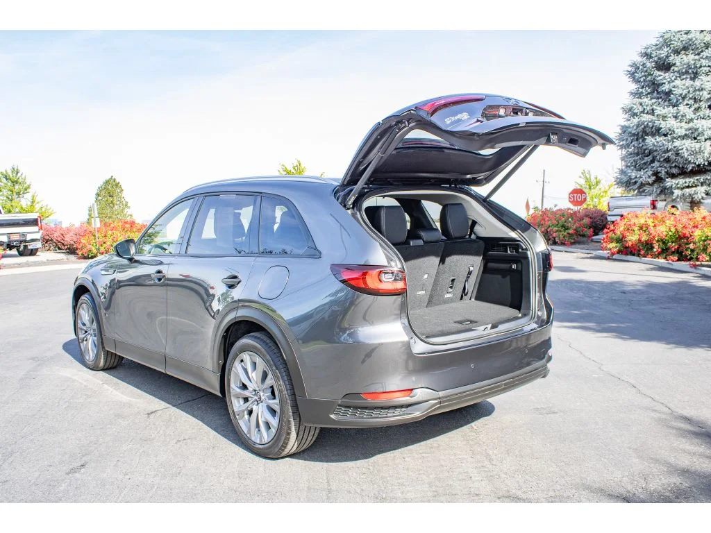 Used 2026 Machine Gray Metallic Mazda Preferred image 9