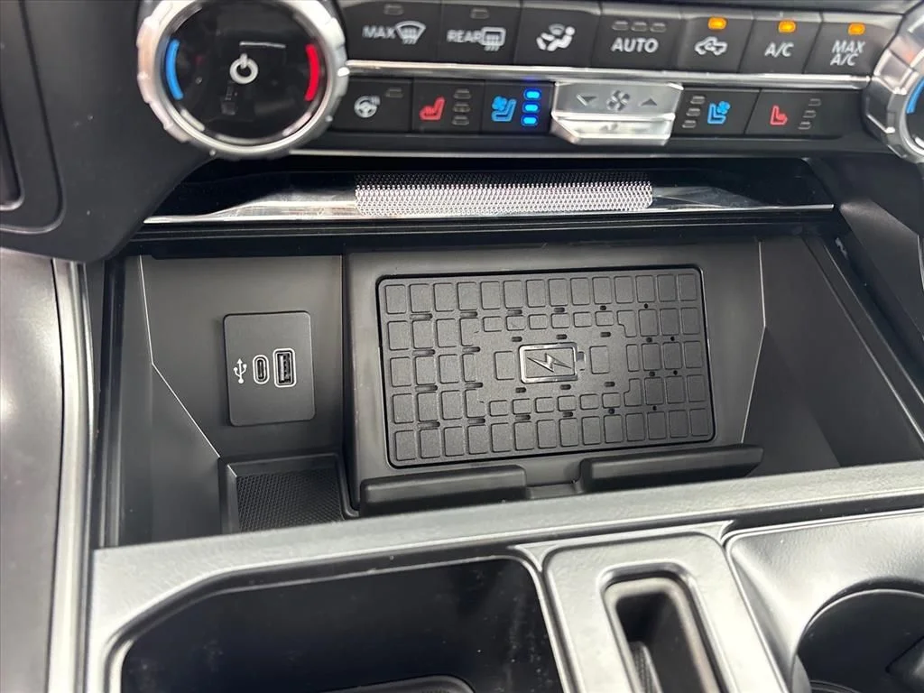 New 2026 Star White Metallic Tri-Coat Ford Lariat® image 37