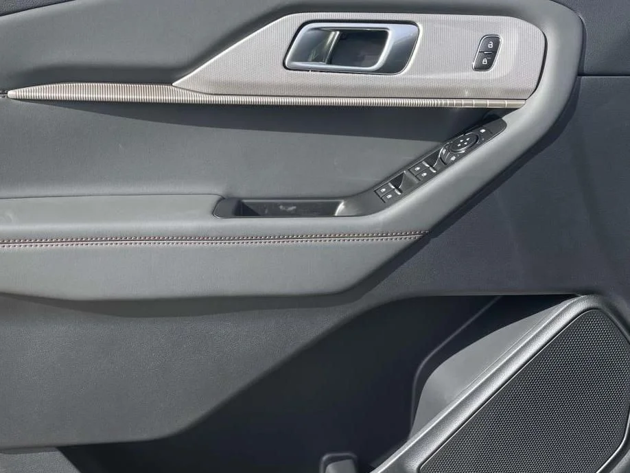 2026 Ford Explorer - Photo 14