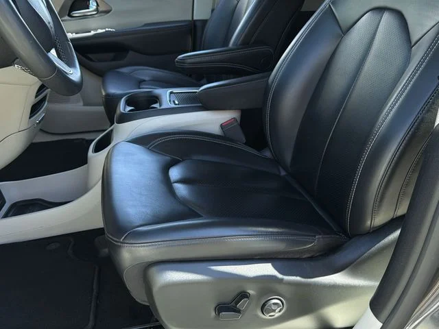 Used 2023 Gray Chrysler Touring L image 21