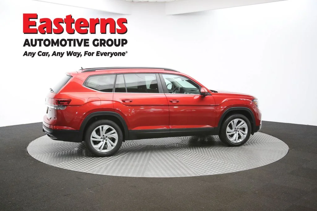Used 2022 Red Volkswagen 3.6L V6 SE w/Technology image 39