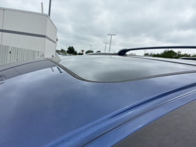 Used 2017 Caspian Blue Nissan Platinum image 28