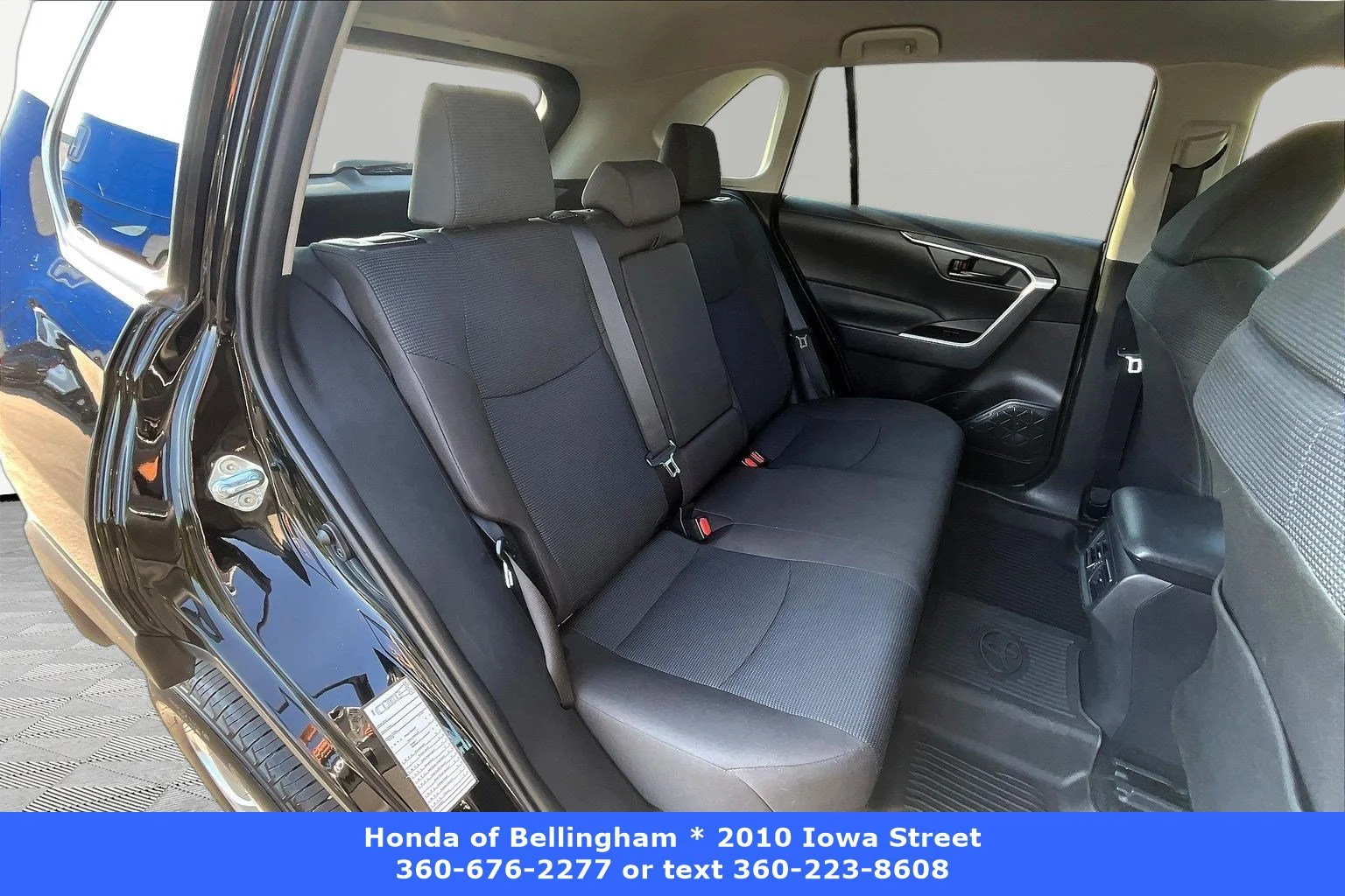 Used 2025 Midnight Black Metallic Toyota LE image 23