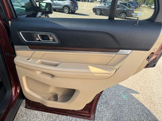 Used 2016 Bronze Ford Limited image 19