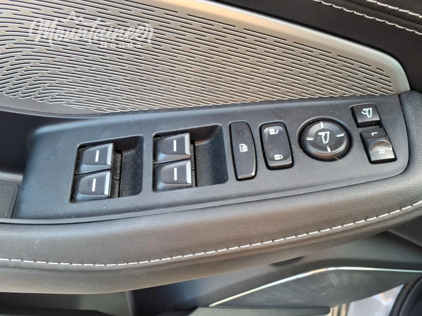 Used 2023 Liquid Carbon Metallic Acura SH-AWD w/Advance image 40