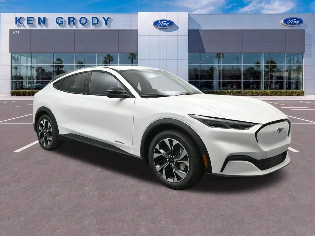 New 2026 Star White Metallic Tri-coat Ford Select image 1