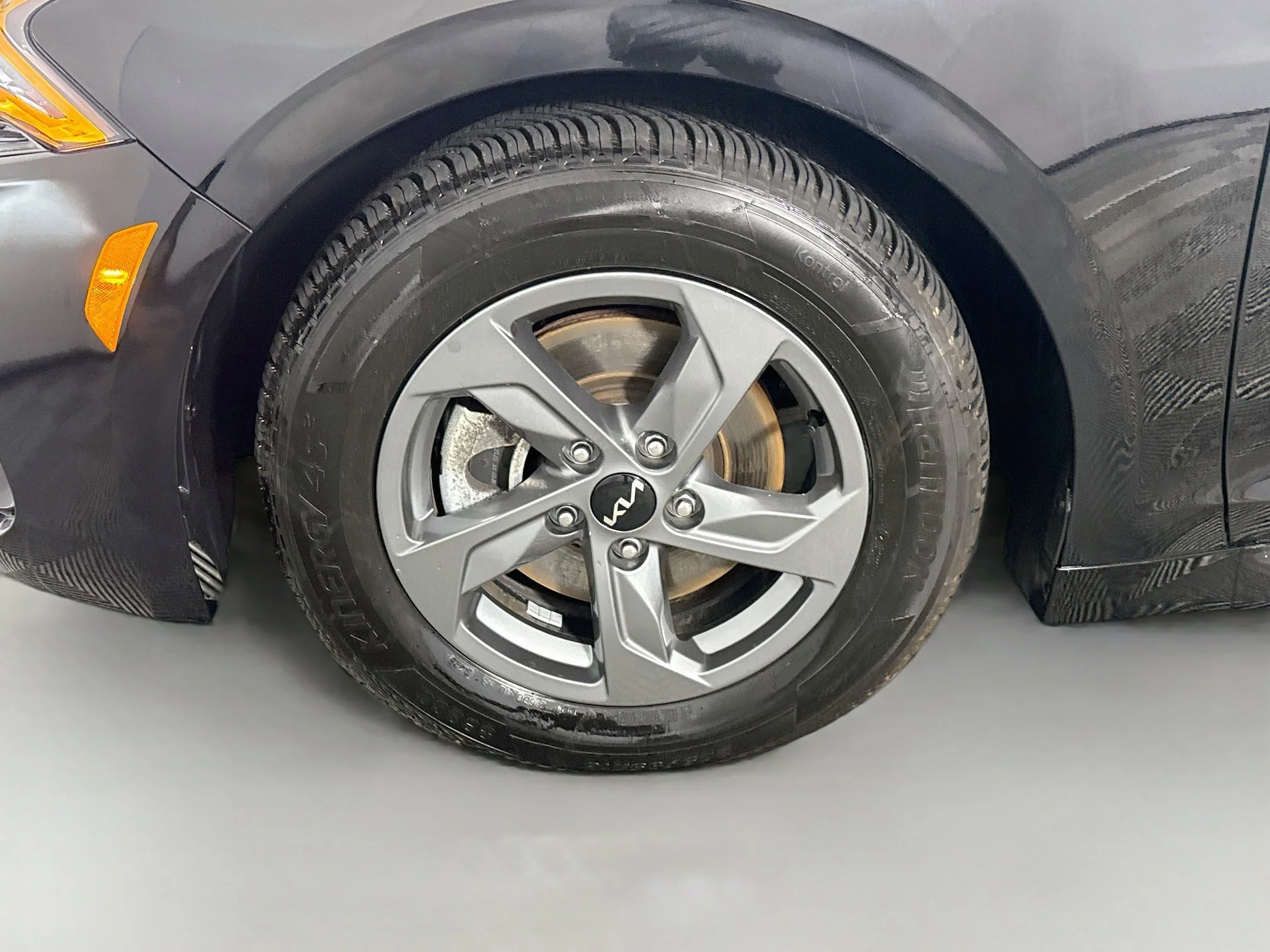 Used 2022 Ebony Black Kia LX image 33