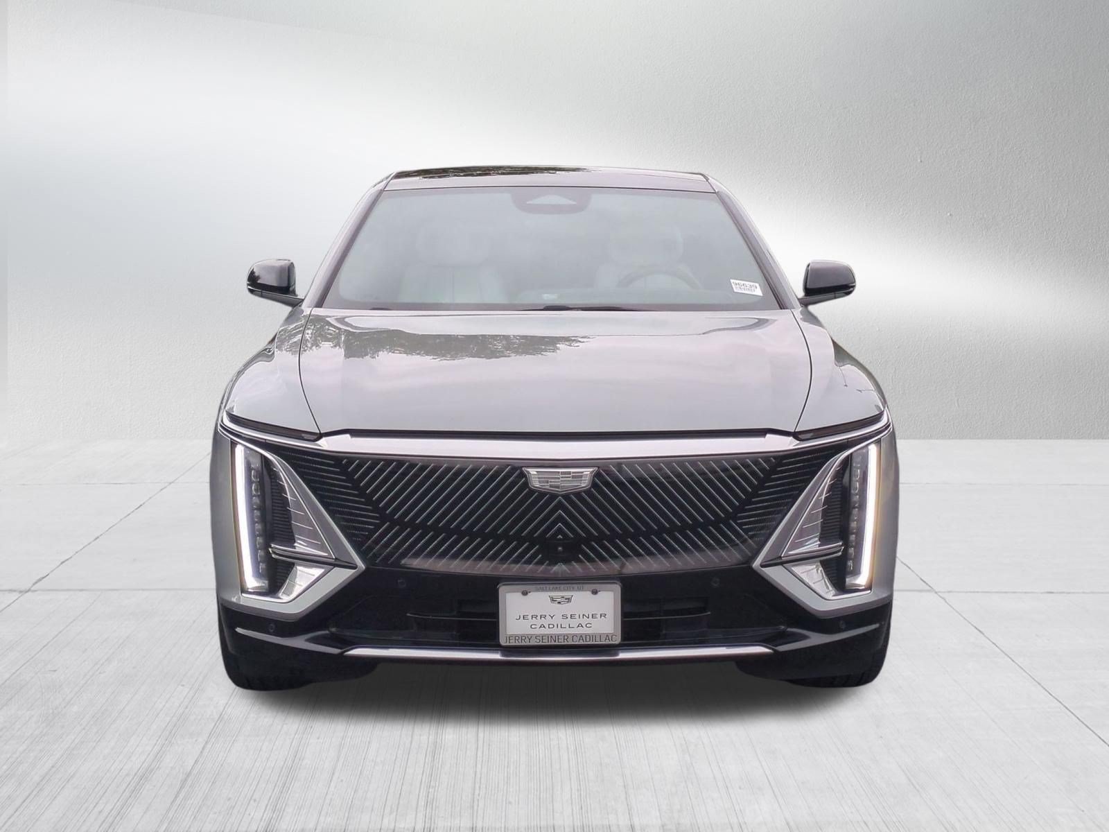 Used 2024 Argent Silver Metallic Cadillac Luxury image 9