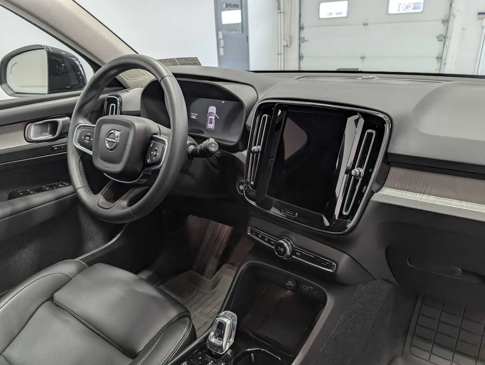 Used 2026 Onyx Black Volvo Plus image 43