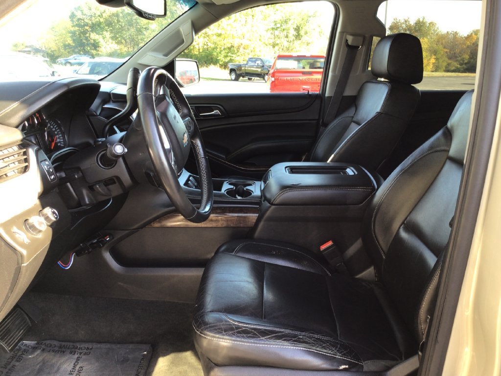 Used 2015 CHAMPAGNE SILVER METALLIC Chevrolet LT image 25