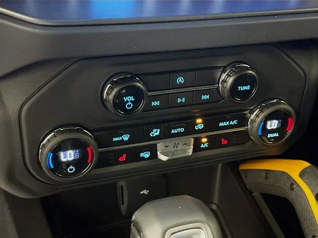 Used 2024 Silver Metallic Ford Badlands image 16