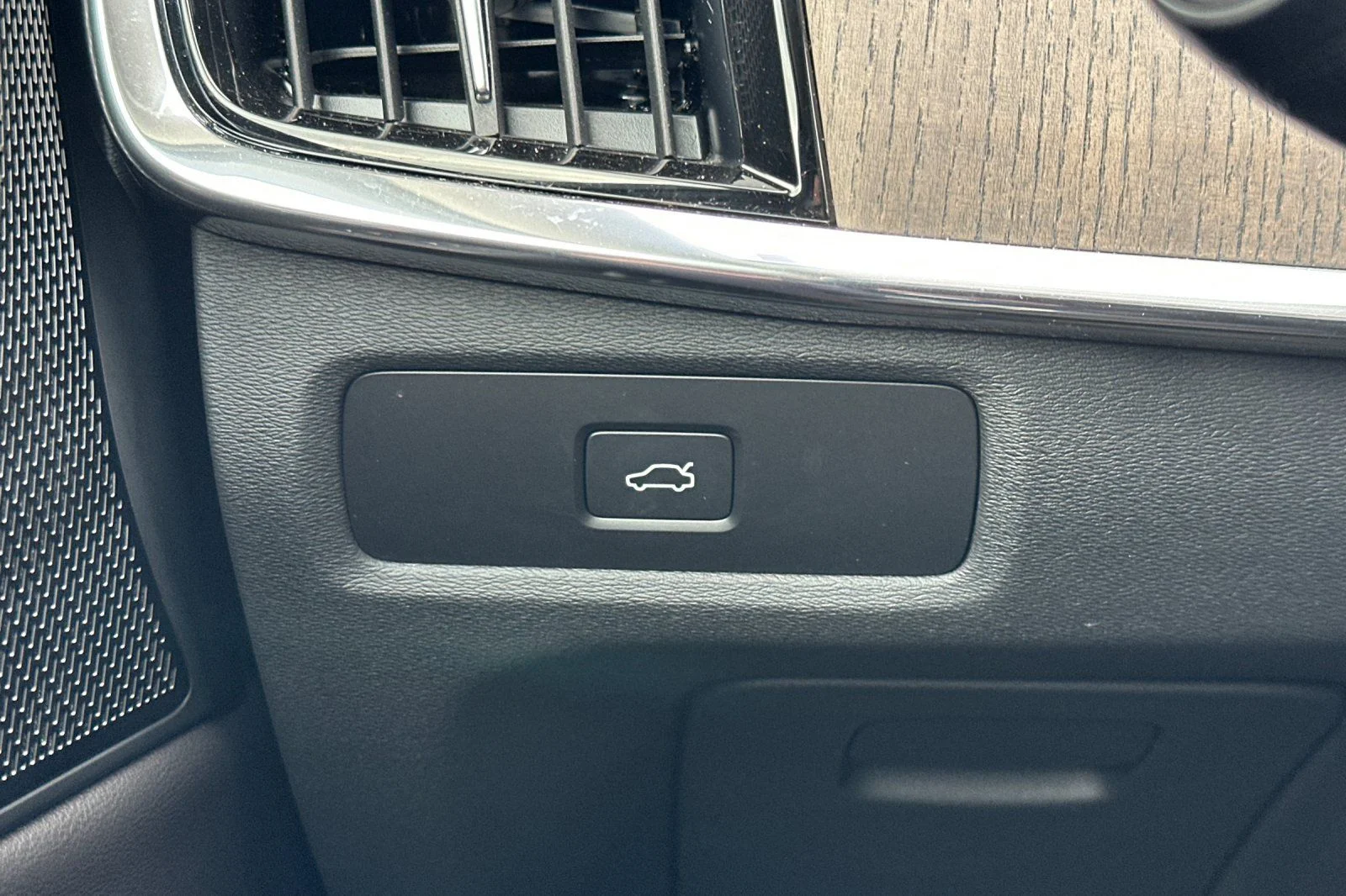 2025 Volvo S90 Plus - Photo 31