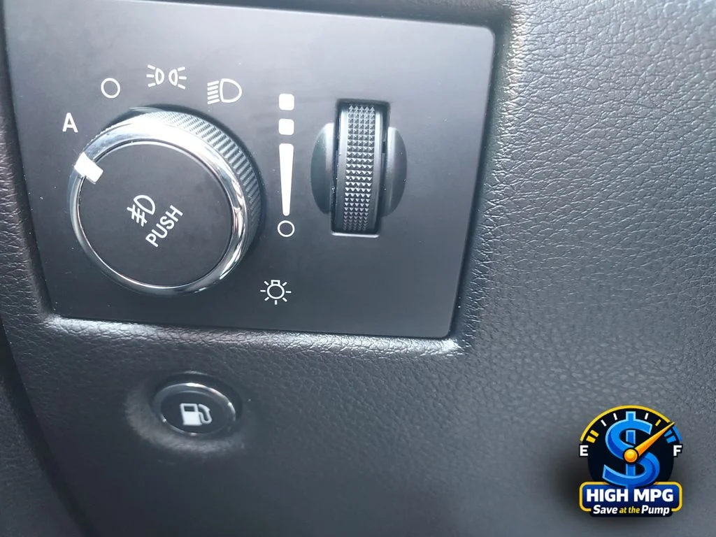 Used 2021 Black Jeep Laredo E image 18