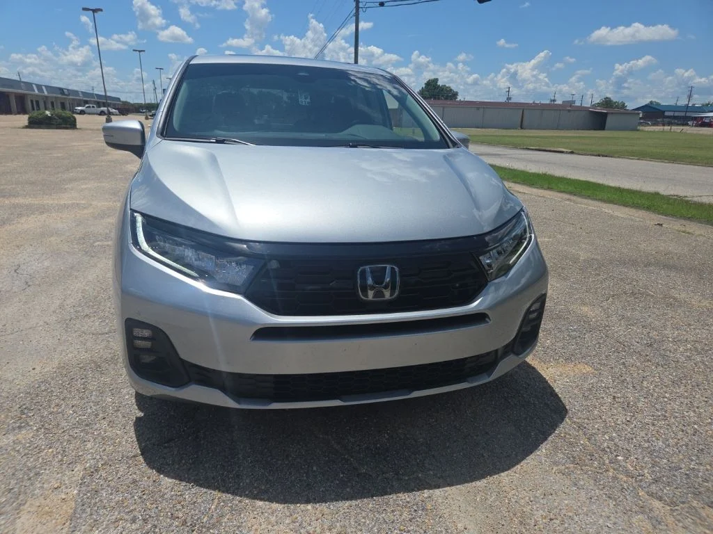 Certified Used 2025 Silver Honda Touring image 2