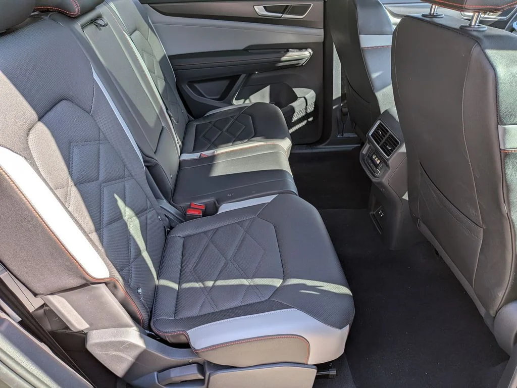 Used 2025 Green Volkswagen 2.0T Peak Edition image 32