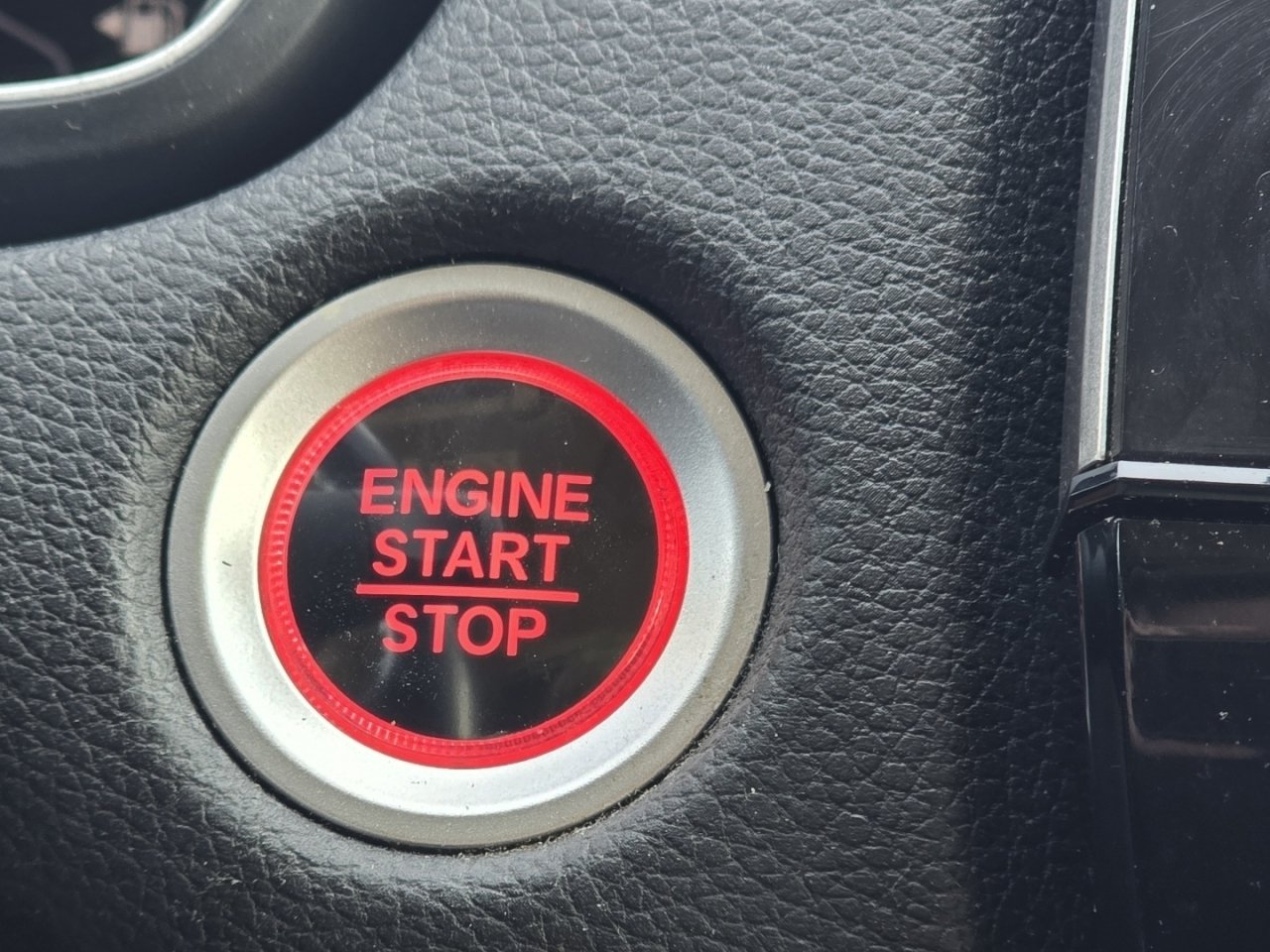 Used 2017 White Honda EX-L image 30