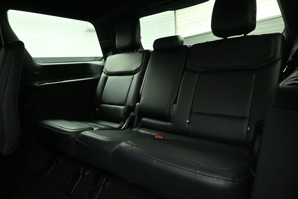 New 2026 Oxford White Ford Platinum image 16