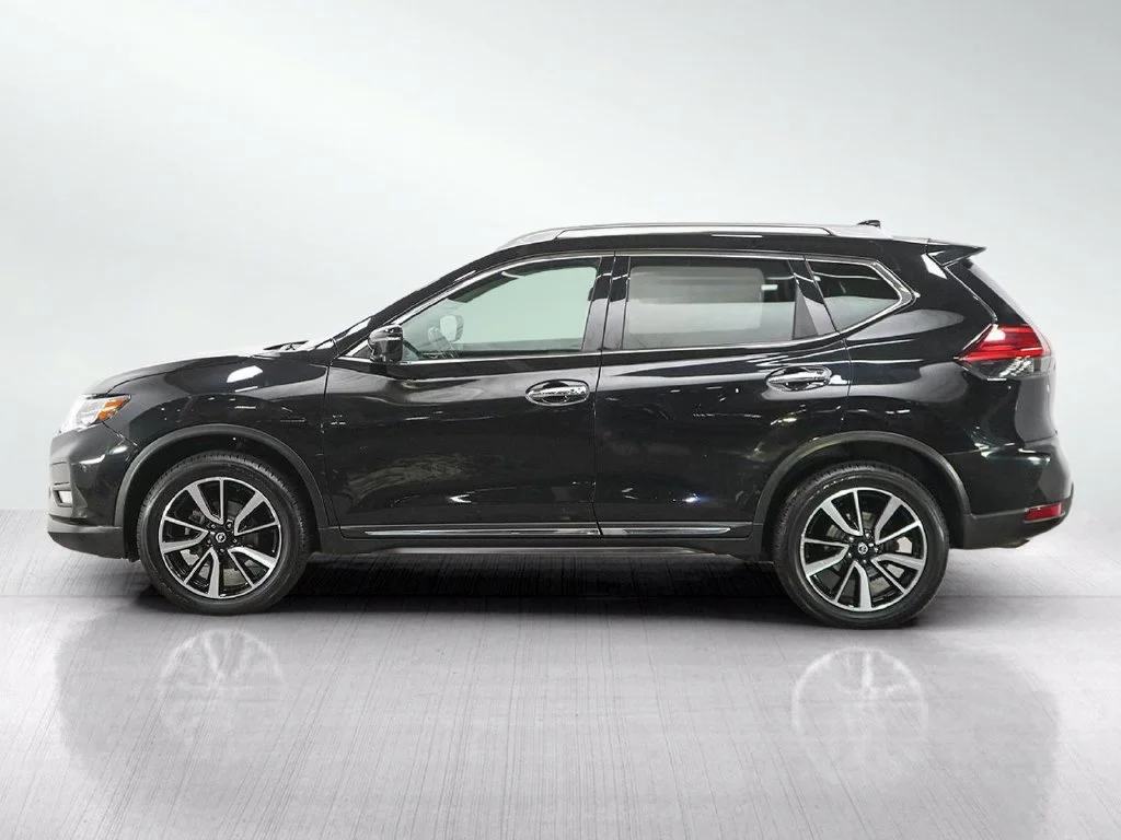 Used 2017 Nissan Rogue SL with VIN 5N1AT2MV8HC790845 for sale in Burnsville, Minnesota