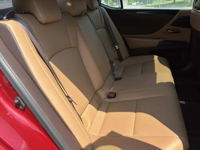 Certified Used 2020 MATADOR RED MICA Lexus 300h image 24