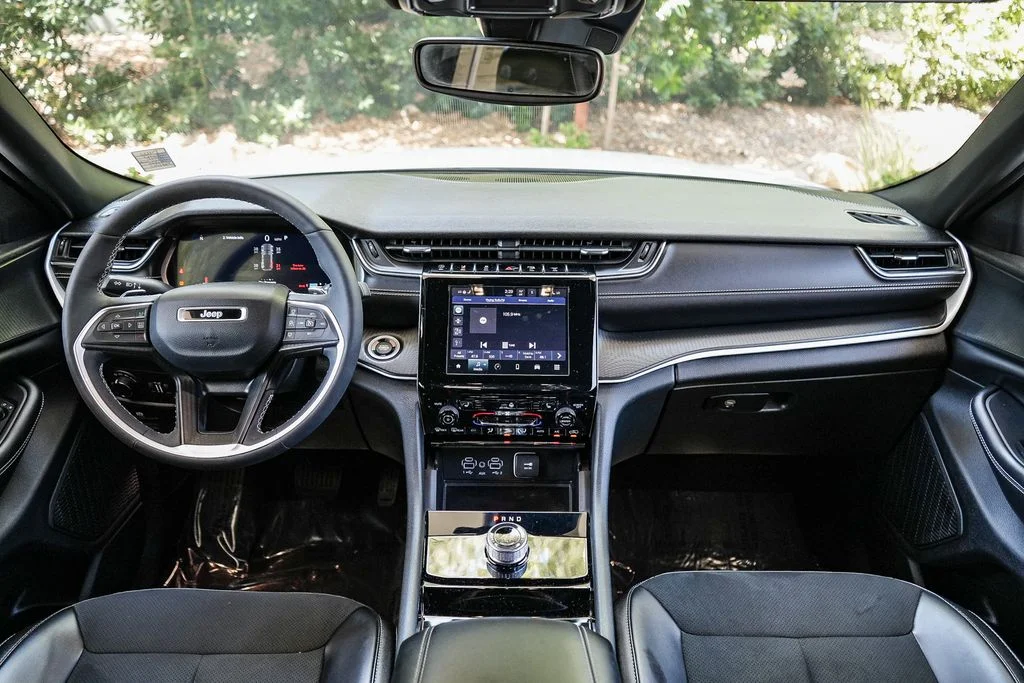 Used 2023 White Jeep Altitude X image 13