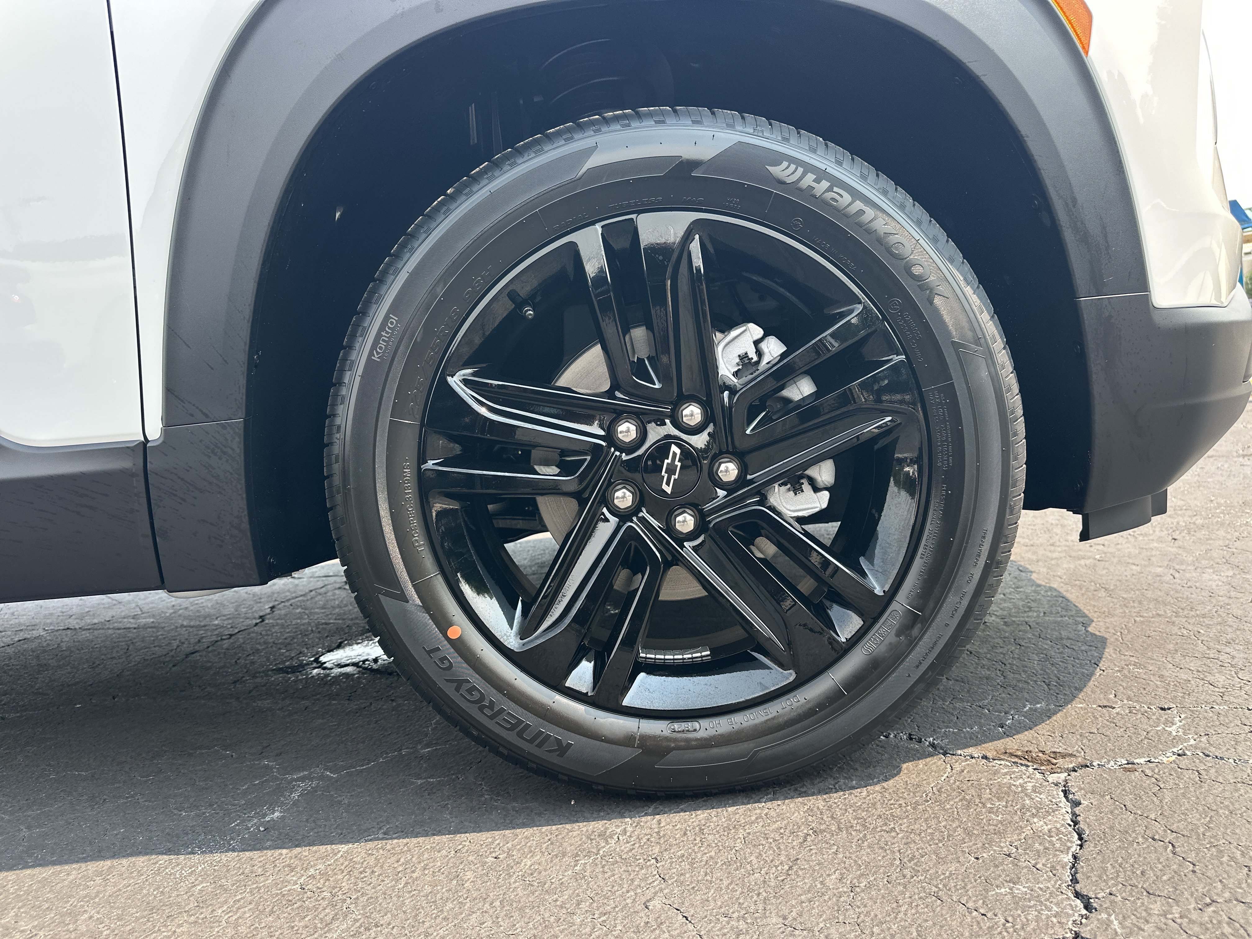 New 2026 Summit White Chevrolet LT image 13