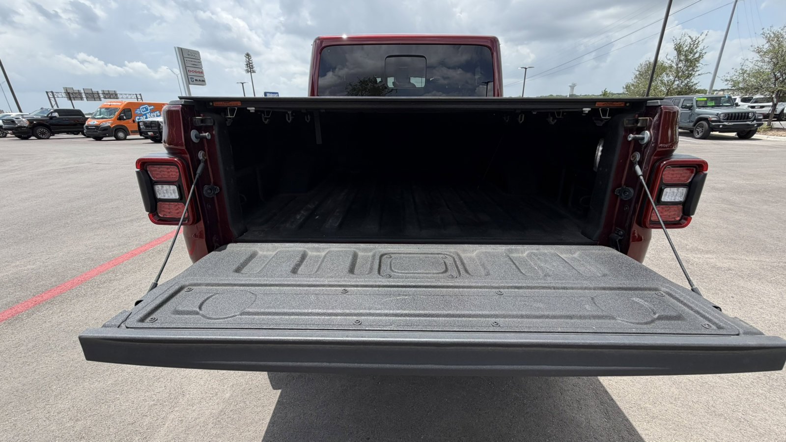 Certified Used 2021 Snazzberry Pearlcoat Jeep Rubicon image 27