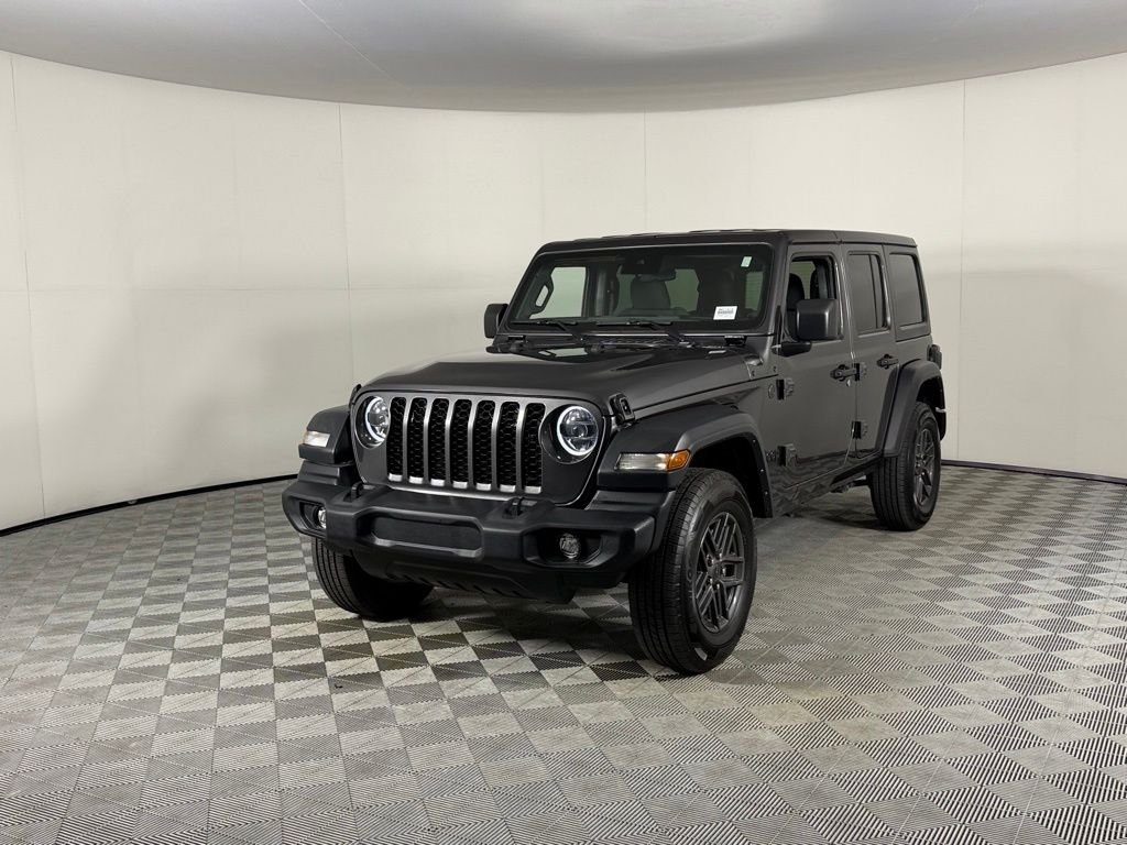 Used 2024 Gray Jeep Sport S image 3