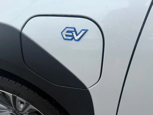 Used 2025 White Subaru Limited image 12