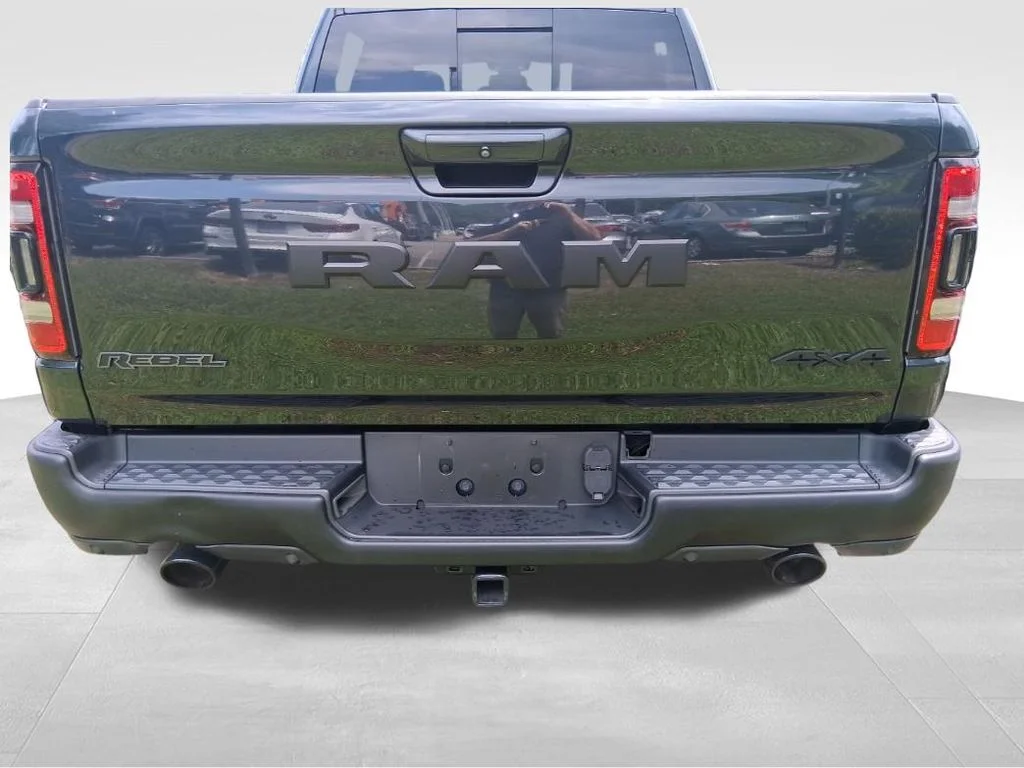 Used 2019 Gray Nissan S image 23