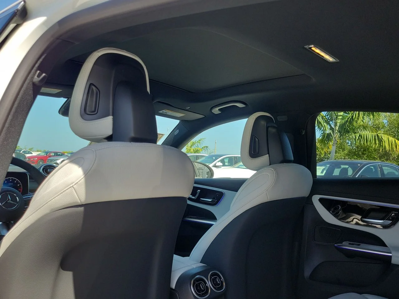 New 2027 Polar White Mercedes-Benz GLC 300 image 12