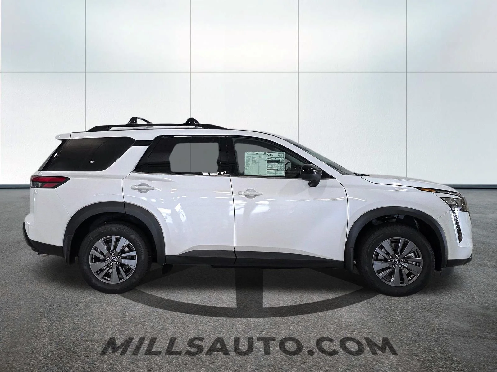 New 2026 Everest White Pearl TriCoat Nissan SV image 9