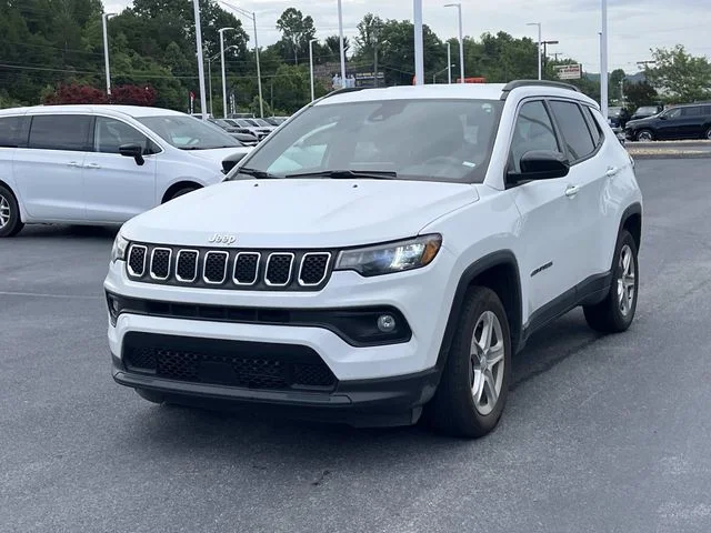 Used 2024 White Jeep Latitude image 7