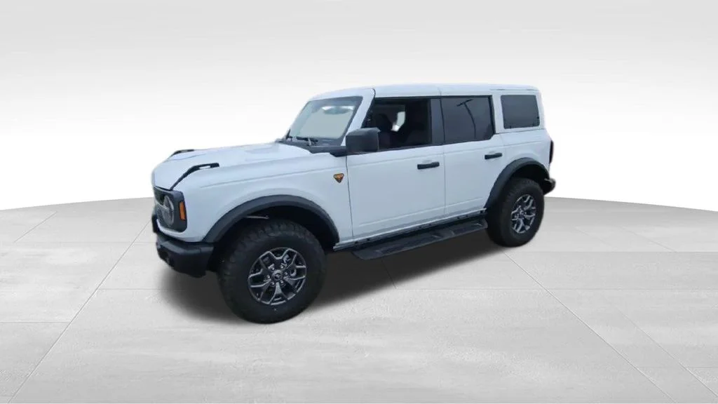 New 2025 Oxford White Ford Badlands® image 4